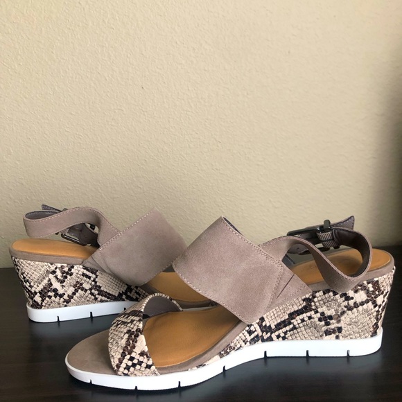 Crown Vintage Women Wedges Sandals - Picture 4 of 6